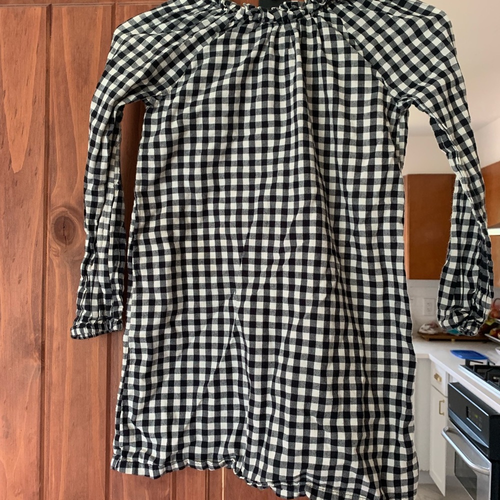 Gingham h&m dress perfect condition long sleeve knee length dress
